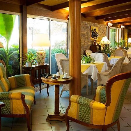 Logis Chez Bach Hotel Chaussin Kültér fotó