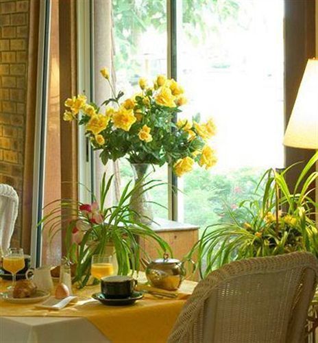 Logis Chez Bach Hotel Chaussin Kültér fotó